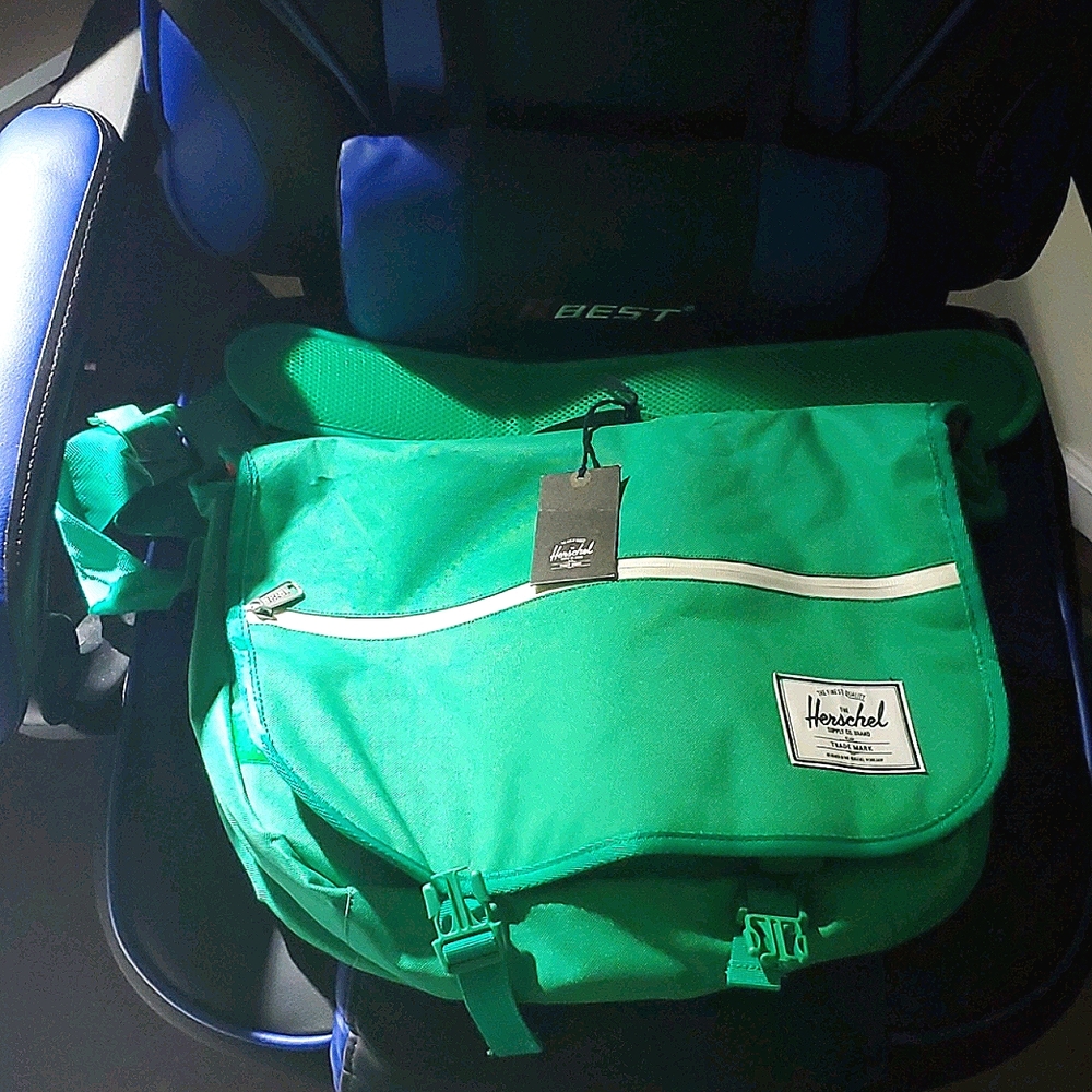 Hershels Messenger Bag